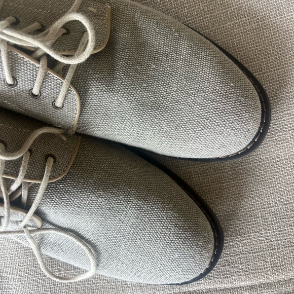 Izod Men's memory foam light Gray/ Beige Oxfords size 8.5 canvas - Picture 8 of 9